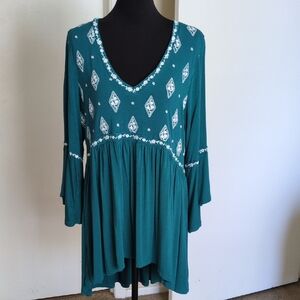 Torrid Super Soft Knits teal embroidered babydoll tunic with bell sleeves 2X
